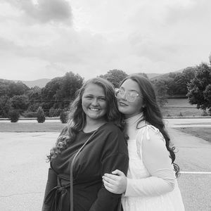 Meet your Posher, Alona